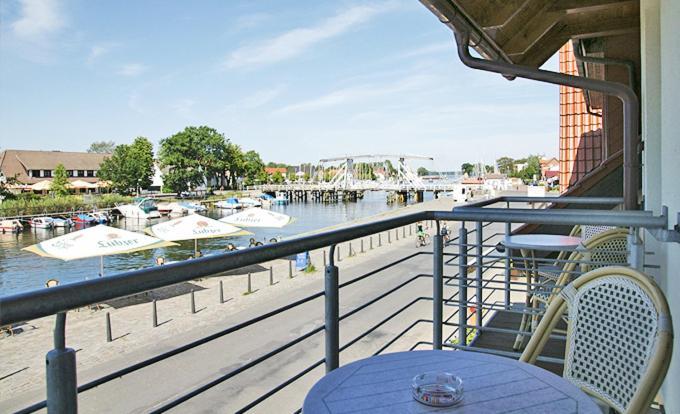 Hotel Zur Bruecke Greifswald Exterior photo