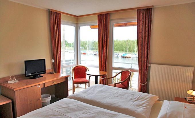 Hotel Zur Bruecke Greifswald Room photo