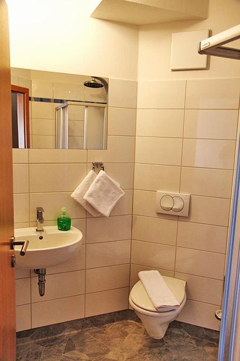 Hotel Zur Bruecke Greifswald Room photo